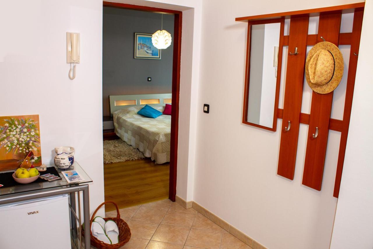 Room Adry โรวีน ภายนอก รูปภาพ